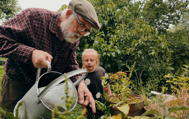 Garten im Frühling vorbereiten – Boden, Erde und Pflanzenstart